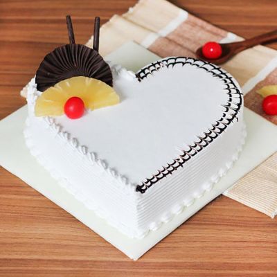 Pineapple Valentines heart cake