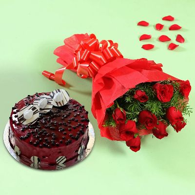 Red Roses & Blueberry Cream Cake