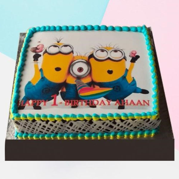  Lovely Minion Cake