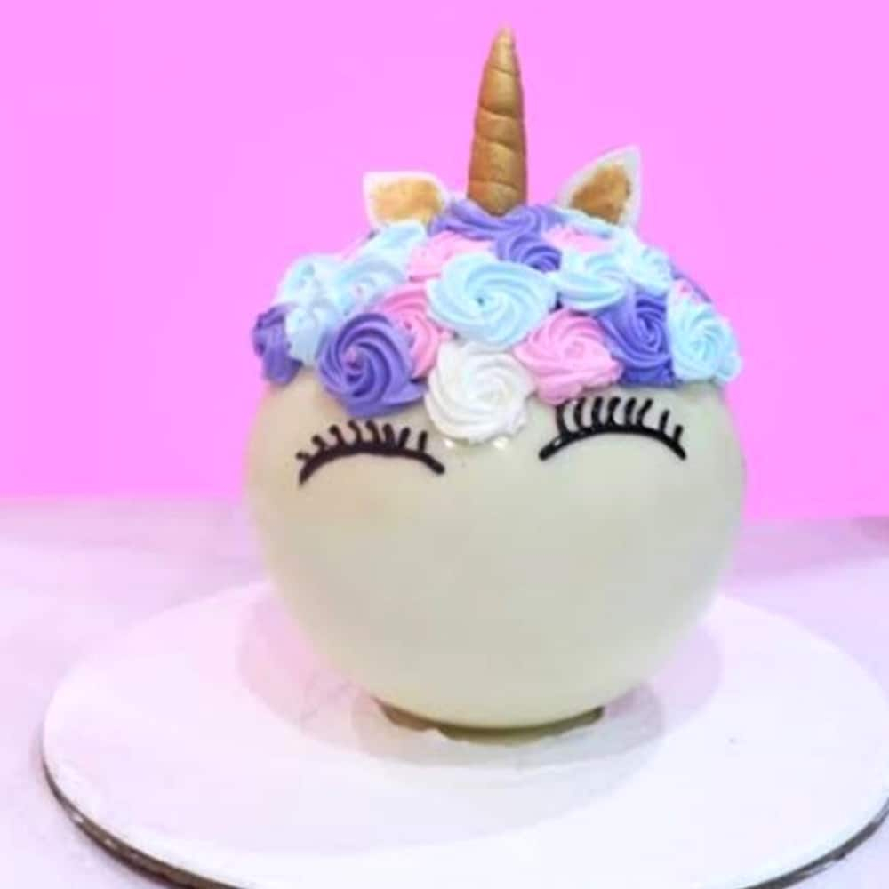  Unicorn Choco Pinata Cake