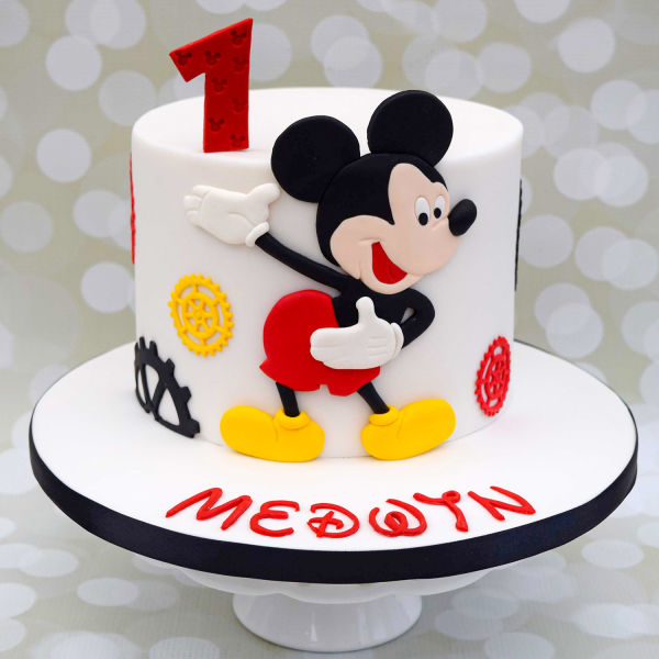  Mickey mouse welcome Fondant cake